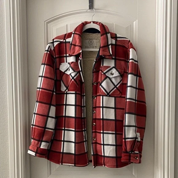 ☘️LAST CHANCE!! Red and White Plaid Women's Jacket - Picture 2 of 5